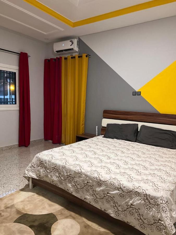 Smb-Gn Residence Lambandji - Electricite Et Wifi H24 Conacri Exterior foto