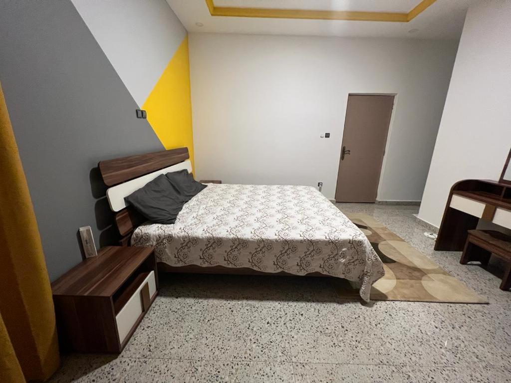 Smb-Gn Residence Lambandji - Electricite Et Wifi H24 Conacri Exterior foto