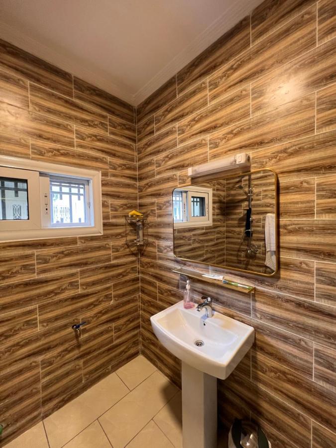 Smb-Gn Residence Lambandji - Electricite Et Wifi H24 Conacri Exterior foto