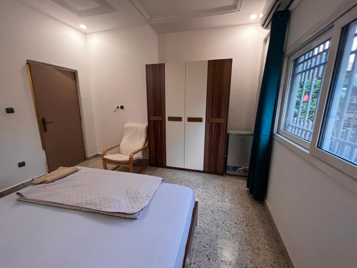 Smb-Gn Residence Lambandji - Electricite Et Wifi H24 Conacri Exterior foto